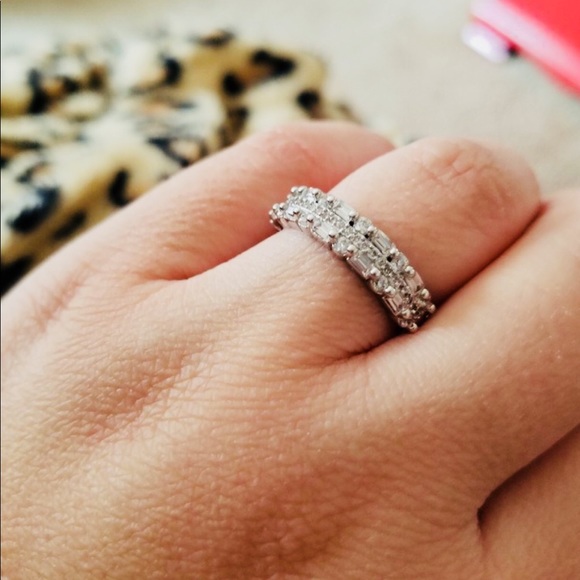 Crown Cross Ring - Picture 7 of 8